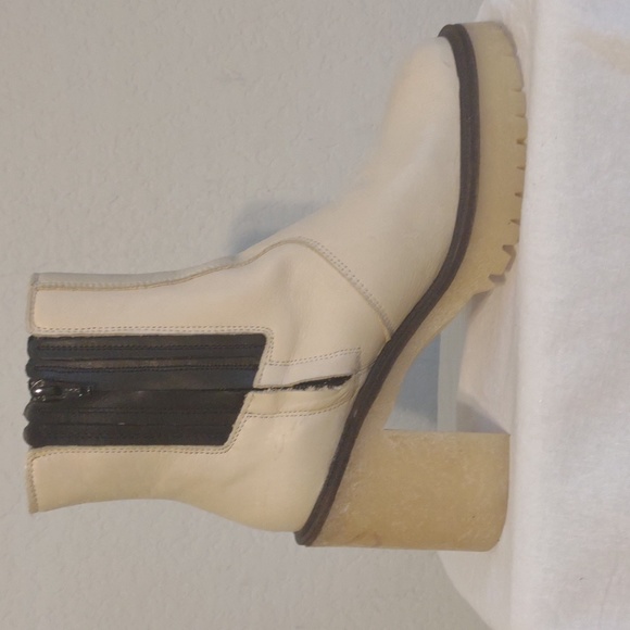 Free People James Chelsea Boot in White Leather. Size 39. Excellent Condition. - Picture 12 of 15